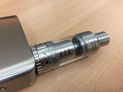 Review of SMOK TFV4 MINI KIT – the whole sea of vapor in one set